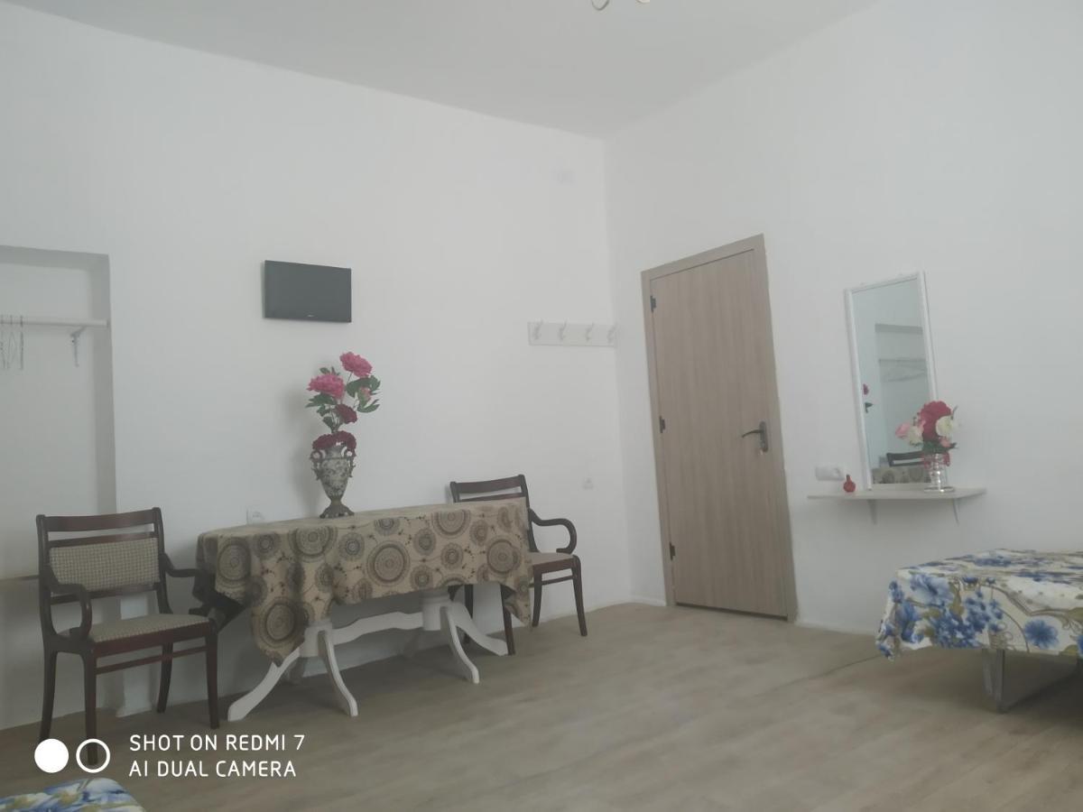 Silviya Apartment In The Center เยเรวาน ภายนอก รูปภาพ